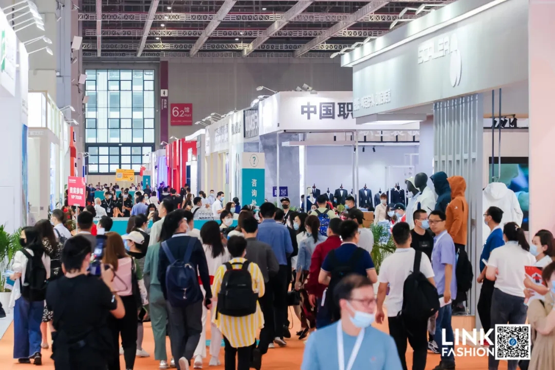 服裝展展會現(xiàn)場.jpg 服裝展展會現(xiàn)場.jpg